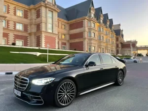 Read more about the article Advantages of Chauffeur Services in Dubai
