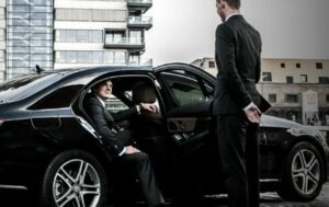 Read more about the article Reasons why you should opt for Chauffeur Service to enjoy a smart and safe ride in Dubai