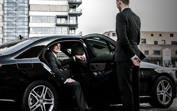 Reasons why you should opt for Chauffeur Service to enjoy a smart and safe ride in Dubai