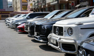 Read more about the article The Common Advantages Of Long-term Rent a Car With Driver In UAE