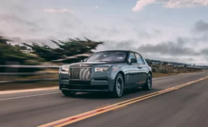Read more about the article Do Not Miss Driving a Rolls Royce in Dubai