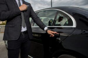 Read more about the article Chauffeur Services Availability in Dubai – The Different Types of Chauffeur Services