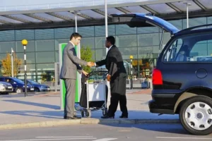 Read more about the article The Advantages of Pre-Booking Your Airport Taxi: Save Time and Money